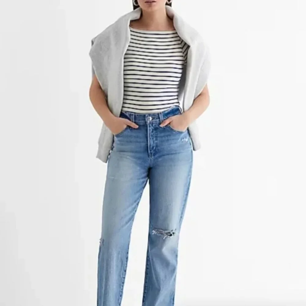 NWT • Express • fitted striped boat neck short sleeve top - Picture 3 of 9